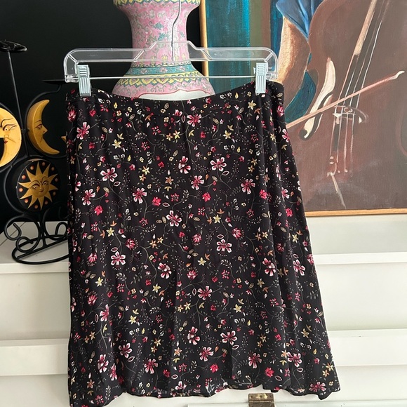Reitmans Black Floral A-Line Skirt 10 - Picture 15 of 16